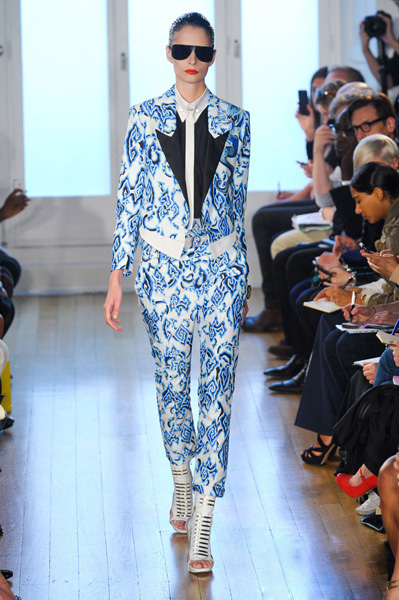 Julien Macdonald���͸�δ��Ů��ʿ