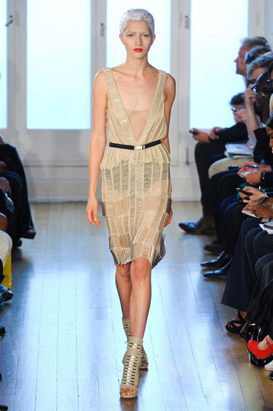 Julien Macdonald���͸�δ��Ů��ʿ