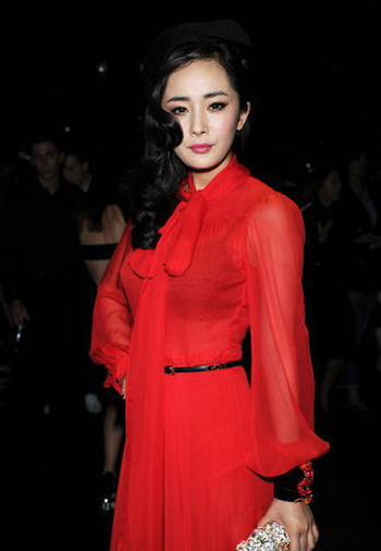 楊冪性感拼范爺 米蘭時裝周氣場強