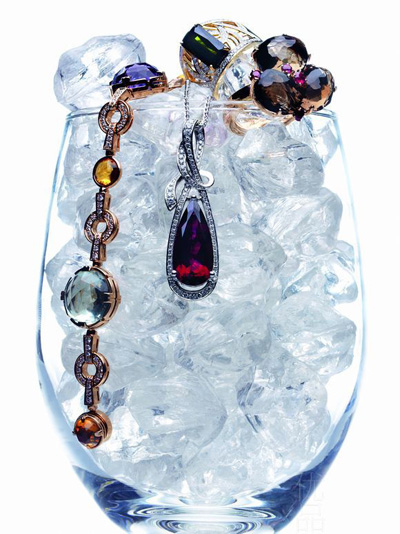 ��Խ�r�� ���`�в�ɫ�錚���p