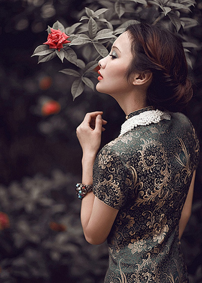 �峯Ů�ˣ������Ʒ����T��