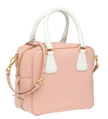 ����ɫ������񼾸��܌�