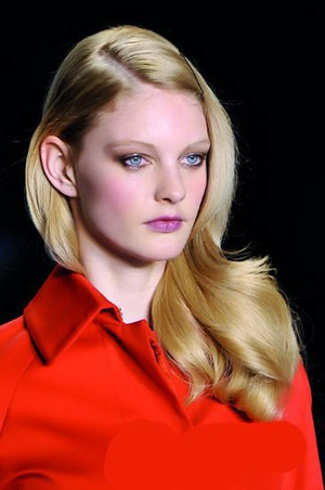 金秋時髦主婦魅發 成熟優雅十足