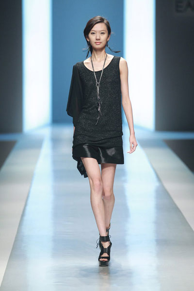 �Ї����H�r�b��EACHWAY���w����2012���ĕr�b�l����