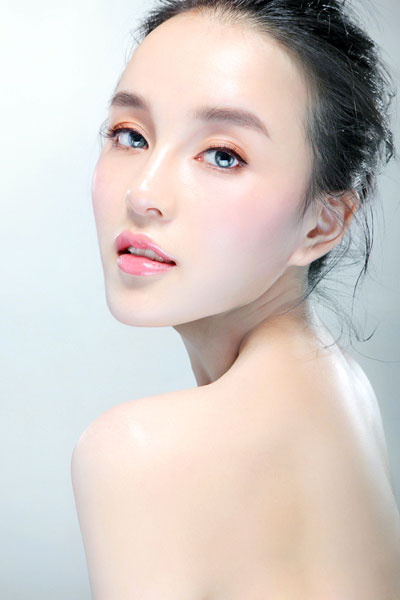 偷師彩妝師 怎么畫眼線不暈染