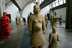 Ů�Ա��Rٸ ��(d��ng)�vʷ�c�Ļ���Y(ji��)��