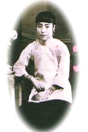 ÷�m�������е������^ɫ��Ů