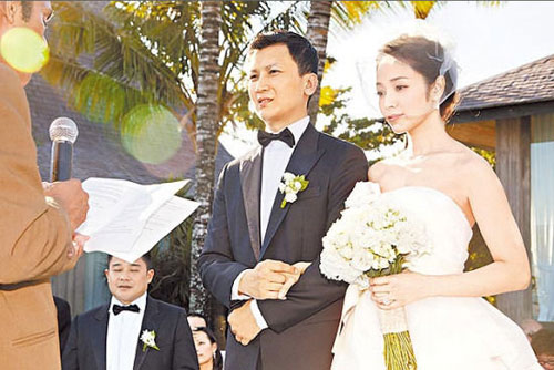 劉璇王弢美國完婚 盤點2011年幸福一對的明星