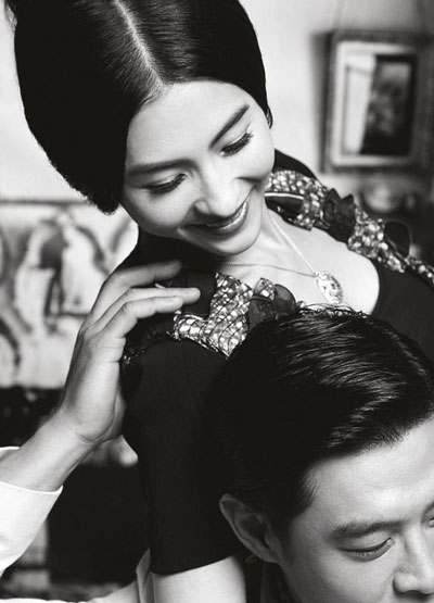 ����֥�ͮ�ϵ�ڰ׏͹Ŵ�Ƭ