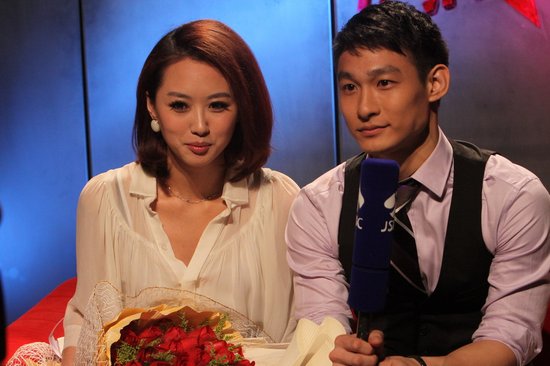 �����\��_��С�߈A�A�w��ѩ���ְ��R����