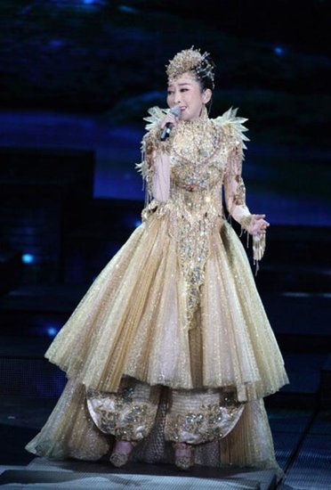 龍年春晚薩頂頂獨(dú)唱《萬(wàn)物生》 堪比去年王菲