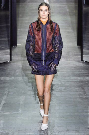 ����2012����ʮ�����L���ܴa ׌��վ�ڳ���ǰ��