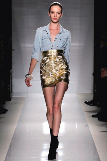 ����2012����ʮ�����L���ܴa ׌��վ�ڳ���ǰ��