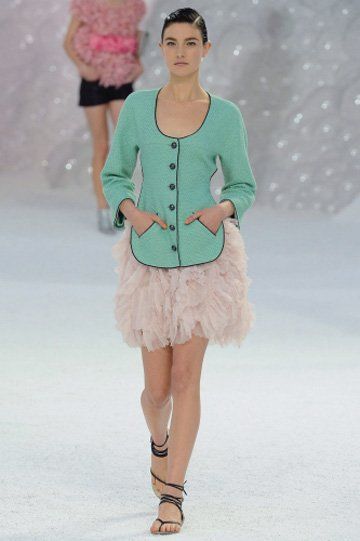 ����2012����ʮ�����L���ܴa ׌��վ�ڳ���ǰ��