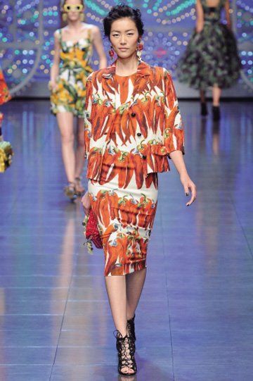 ����2012����ʮ�����L���ܴa ׌��վ�ڳ���ǰ��