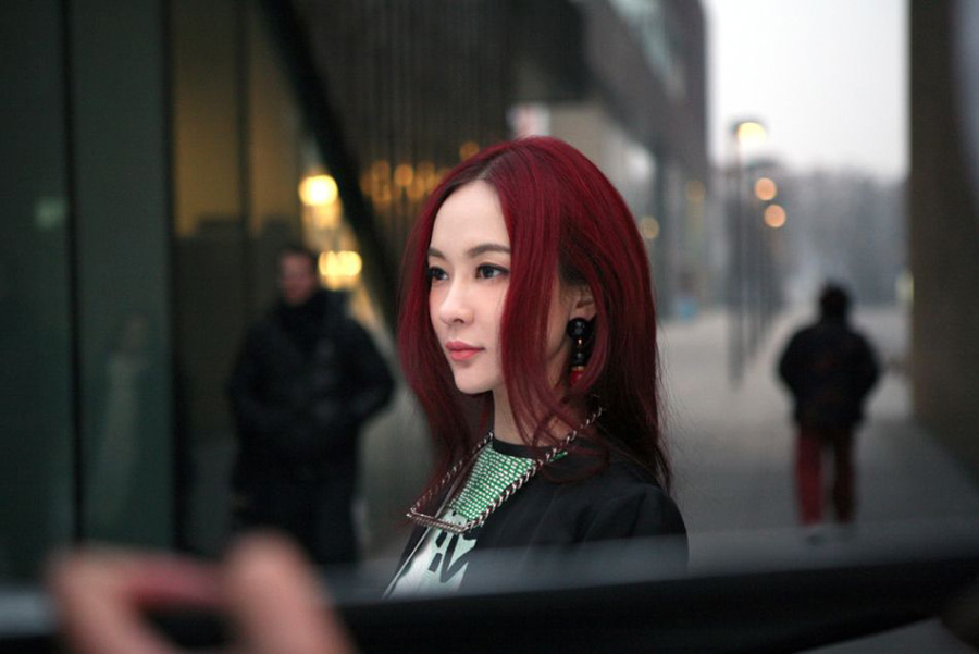 ��˼�����ײɫ��� �r(sh��)�й����󱬰l(f��)