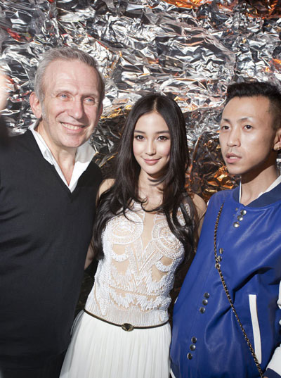 Anglebaby͸ҕ�b�F������F����