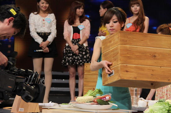 ��Ó�f���������ݡ��m��Ӌ�� �˴���Ů�C�ﶷ