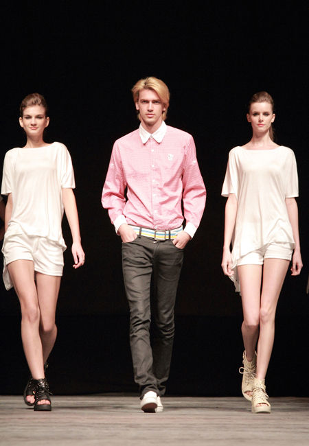 MIO�׊W2012������Ʒ�l���� չ�F���а�׃ŮЬ���L��