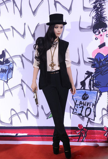 ��������ɫ�����b���ԋ���