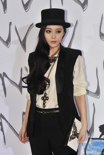 ��������ɫ�����b���ԋ���