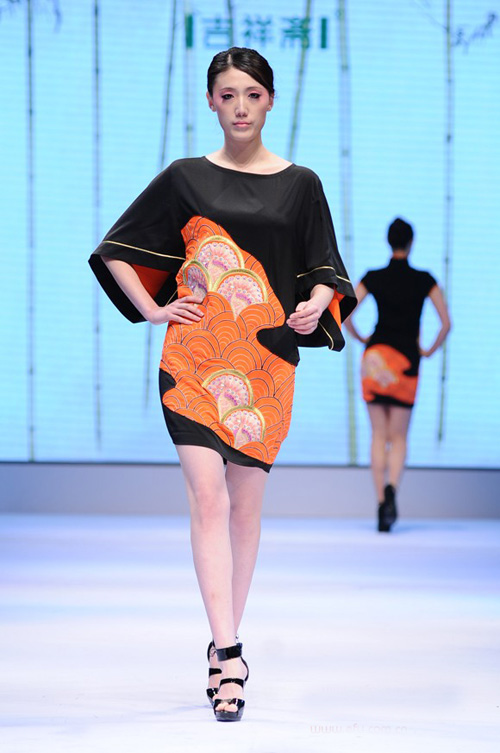 �������ۖ|���L� 2012�Ї������u�����H�r�b�����ۃA����