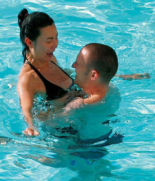 �������չ�ԡ�f���ع� �cǰ����ˮ������