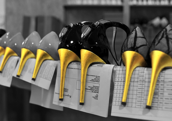 �����޶��m͢Ь������