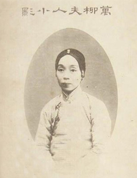 �������Ů���M(j��n)��ʷ