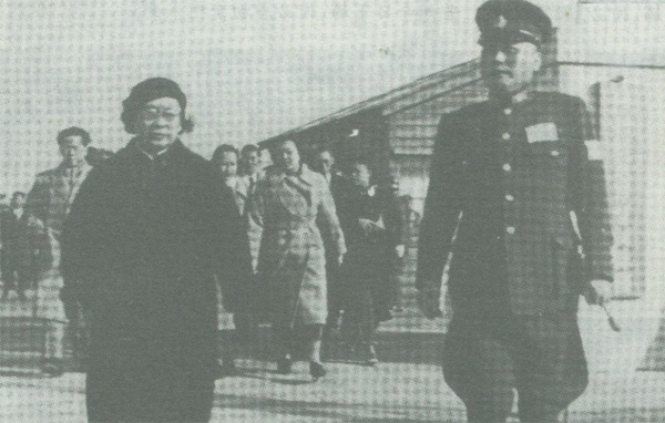 �������Ů���M(j��n)��ʷ