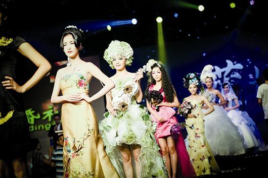 �h������͸���鼆�����Ի鼆����A 