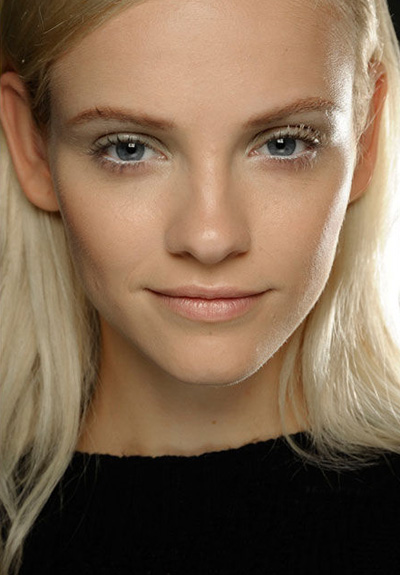 打造素凈文藝女 淡雅彩妝產(chǎn)品推薦