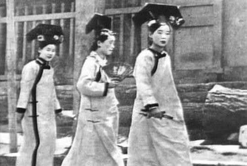 ��m�Ͻ��ǃȡ��ыDԺ����ʵ�������ѵČmŮ