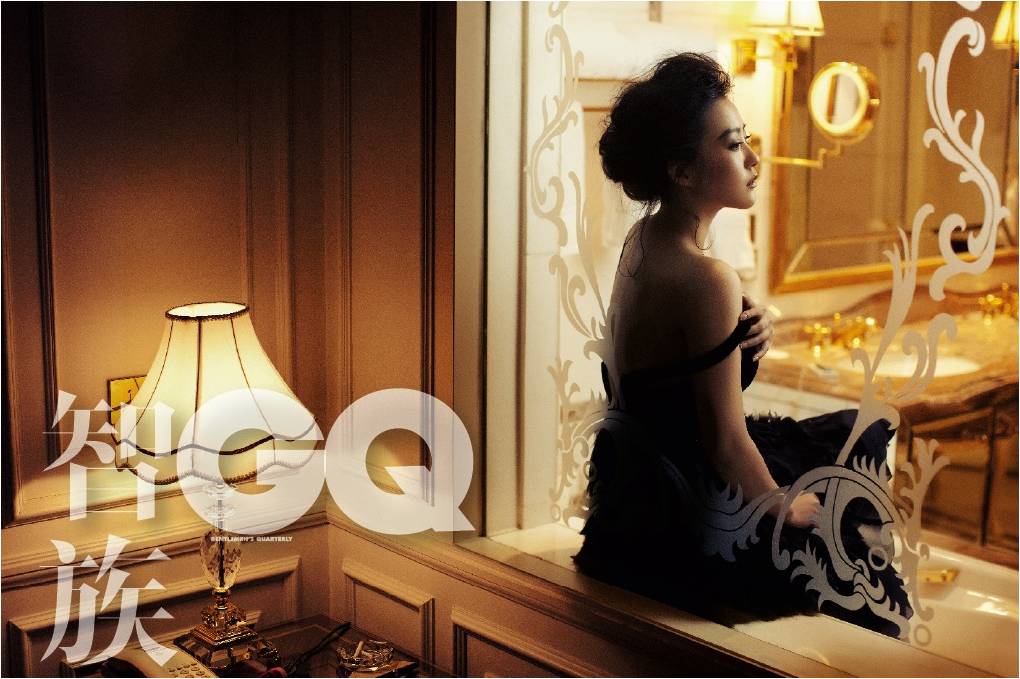 ������V�ڼ��Y����Ƭ չ¶��Ů�L�