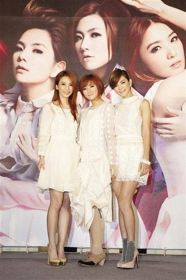 S.H.E�_������ҕ���� ���ԡ�SUPER STAR���_��