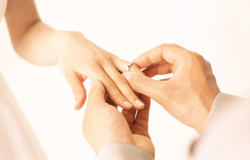 ���^���ϵĻ����ؽ����߂��A��