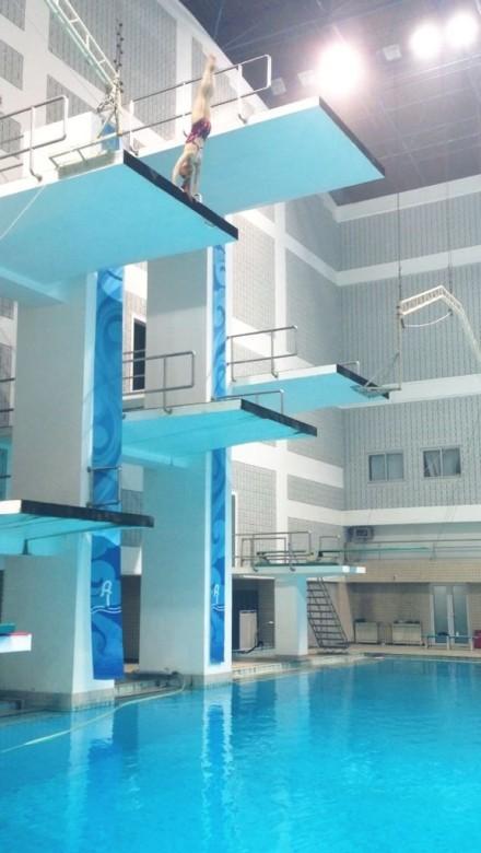 金發美女金小魚《星跳水立方》驚艷一跳