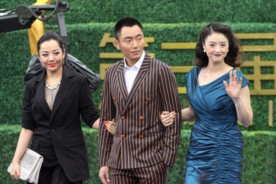 甄嬛劇組亮相藍毯