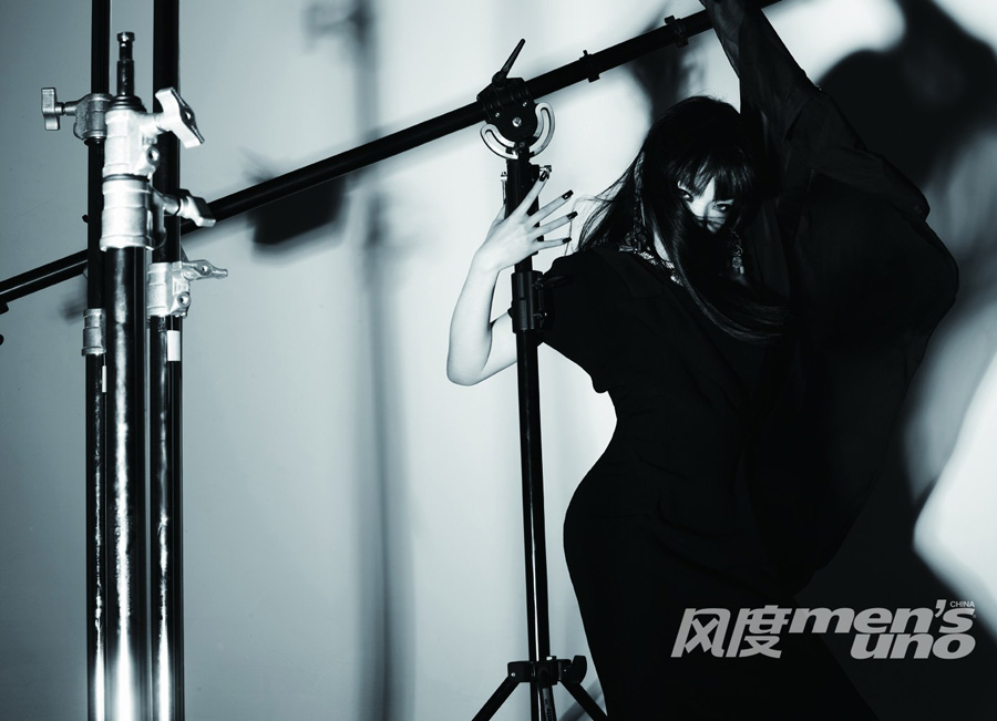 ��Ī��ڰ׹�Ӱ�������_(t��i)Ů�������|(zh��)