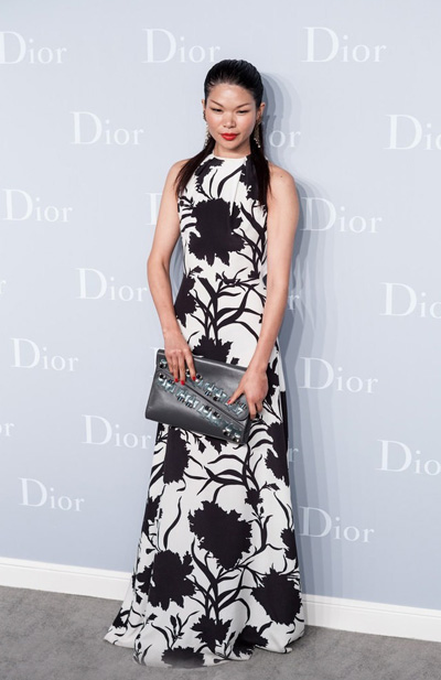 東方印花夏日秀風情 呂燕高圓圓爭演繹