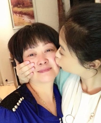 蔣欣曬出與媽媽合影 外型酷似被侃有兩個華妃