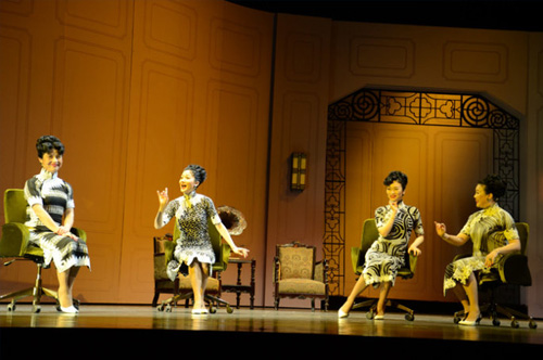 大型滬語話劇《永遠(yuǎn)的尹雪艷》首輪演出圓滿成功