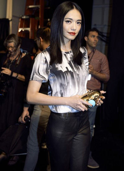 �r������Ҧ���Ĵ��½� �������Ի��������L