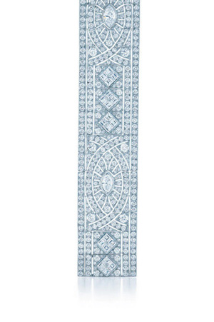 楊冪上海電影節開幕式7克拉鉆石搶鏡