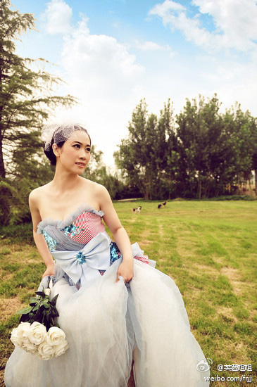 ܽ�ؽ��׃��֪�԰׸������Q��־Ů��