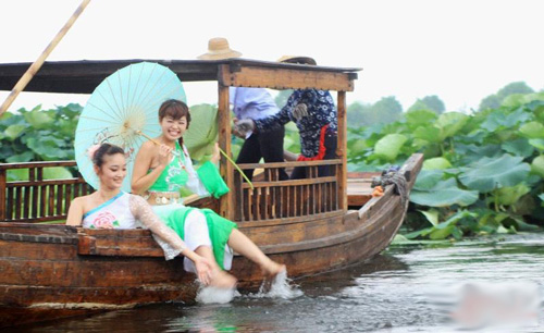 �K�ݺ�����ɫӭ���ɻ����ա� �ɻ�����������