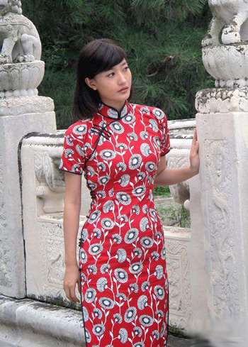 ������Ӣ�ۡ����С�������� �٬FŮ���r���L��