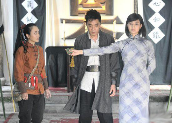 ������Ӣ�ۡ����С�������� �٬FŮ���r���L��