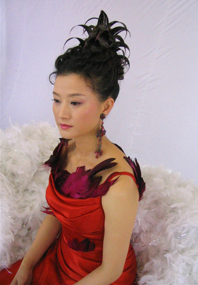 ��������Ӣ�W�v�ع� �|��Ů��o��ƿ