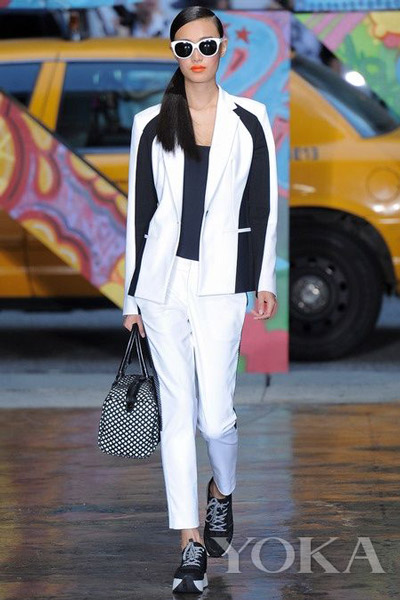 ���ˇ�������I(l��ng)2014�r�b�������ɫ�y